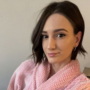 Meet your Posher, Mina